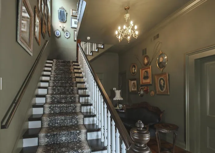 The Gilded Lady- The Gentleman's Pensacola
